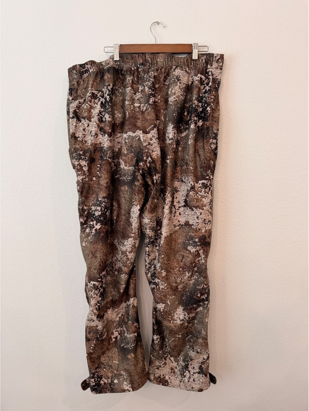 Cabelas Strata Camo Waterproof Rain Hunting Pants XL Gtx
